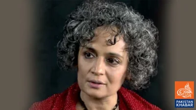 اروندھتی رائے نے برلن فلم فیسٹیول سے علیحدگی اختیار کر لی