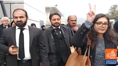 ہائیکورٹ کے باہر جھگڑا کیس میں ایمان مزاری ہادی علی گرفتار