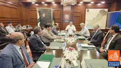 Federal Interior Minister Visits NADRA, Orders Strict Action Against Illegal Pakistani Citizens