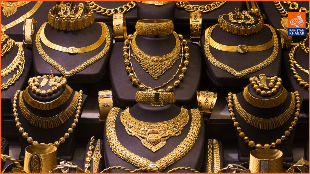 Pakistani gold prices reach record high near Rs300,000